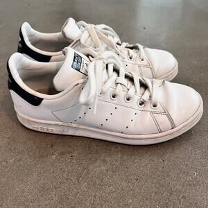 Adidas Originals Stan Smith All White casual tennis shoes youth boys size 4.5